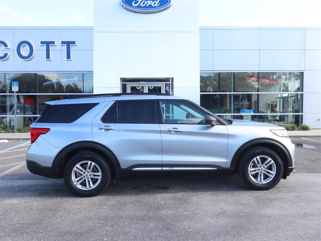 2022 Ford Explorer XLT photo 12