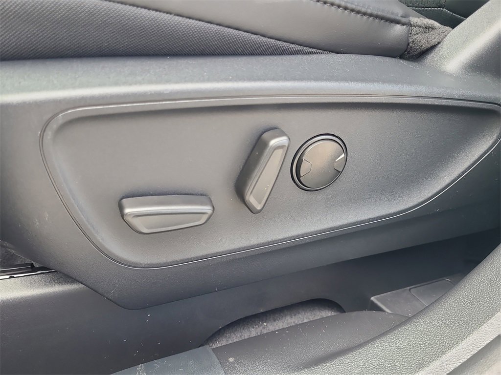 2025 Ford Escape Plug-In Hybrid photo 16