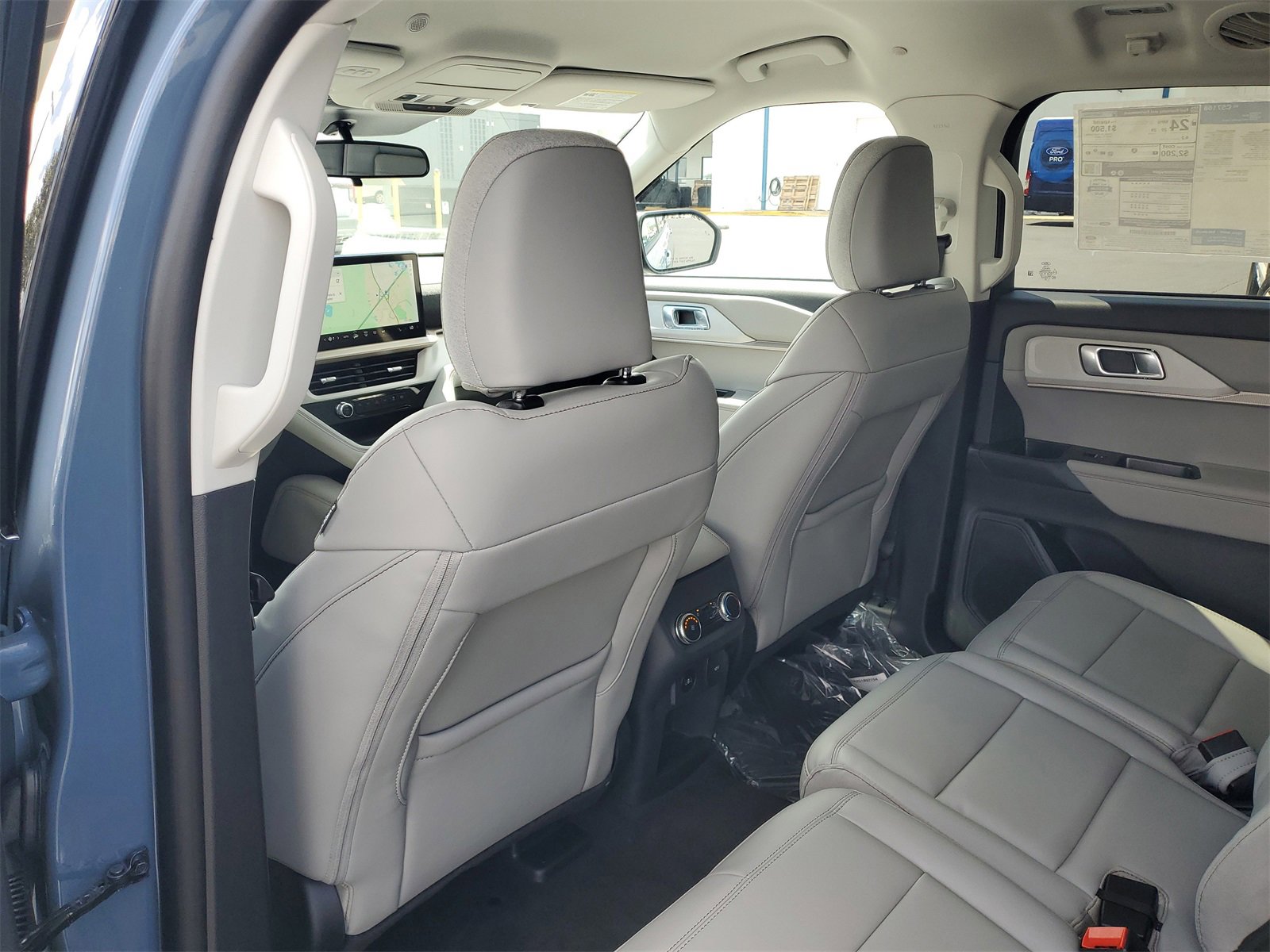 2025 Ford Explorer photo 7