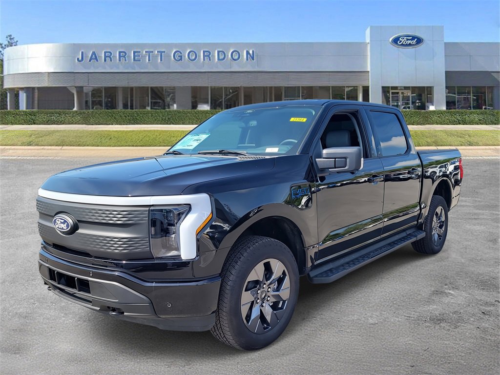 2025 Ford F-150 Lightning photo 2