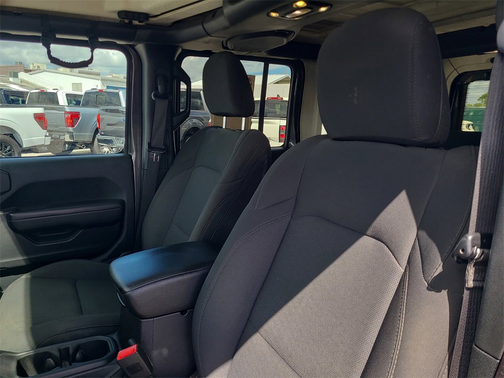 2019 Jeep Wrangler Unlimited Sport S photo 16