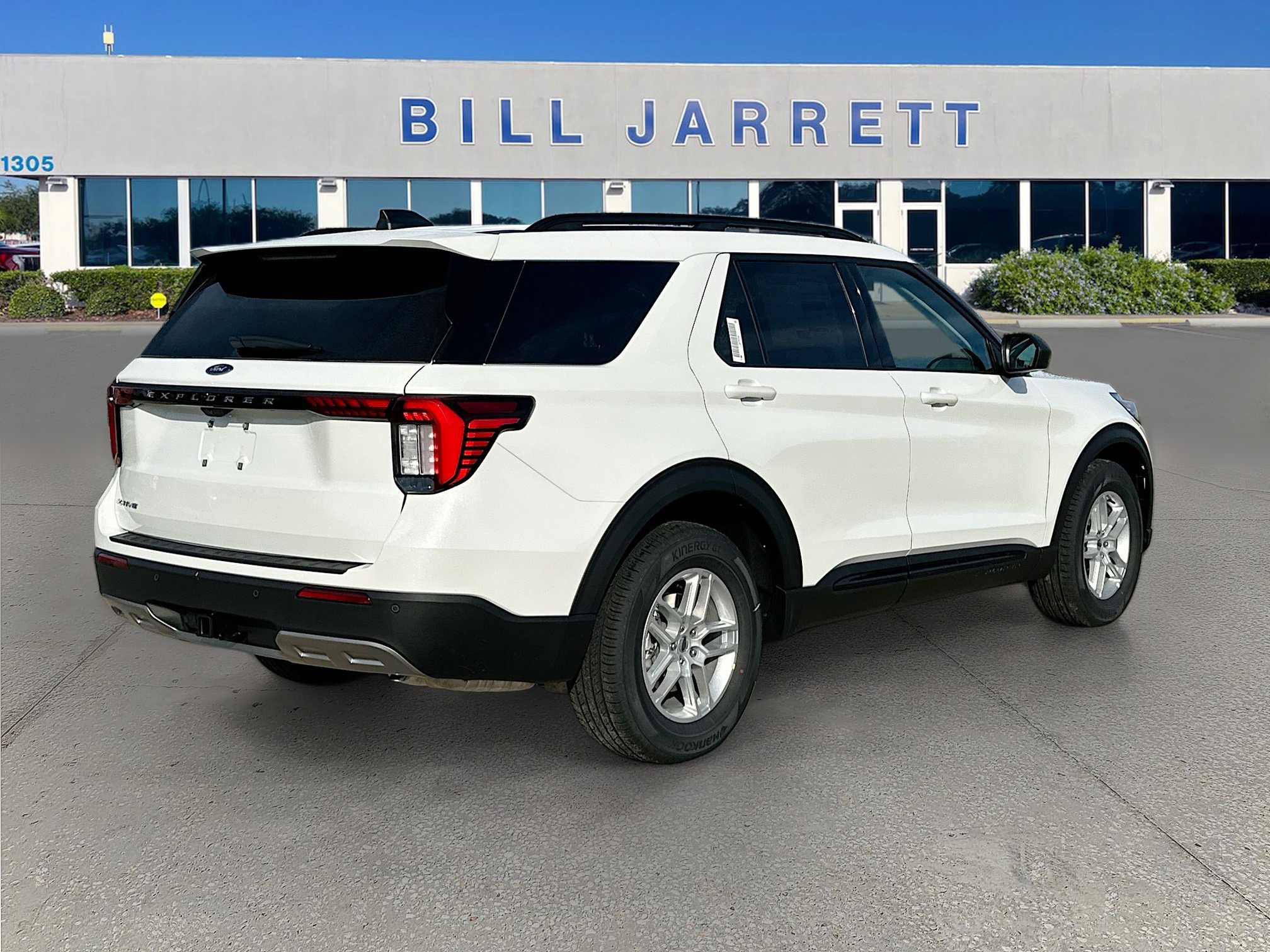 2026 Ford Explorer photo 2