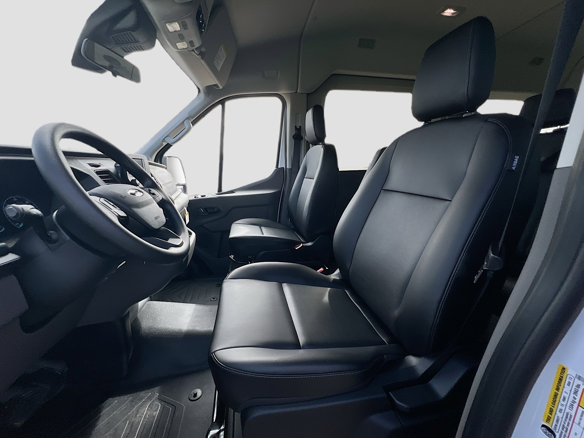 2025 Ford Transit Passenger XL photo 3