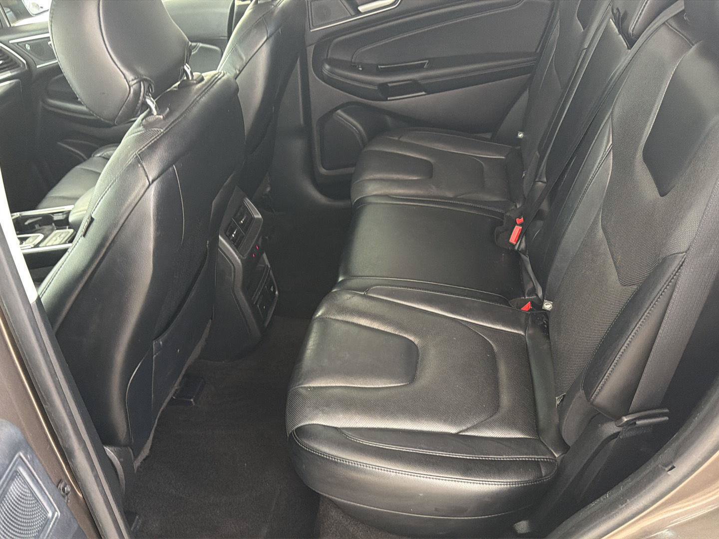 2019 Ford Edge Titanium - Photo 23