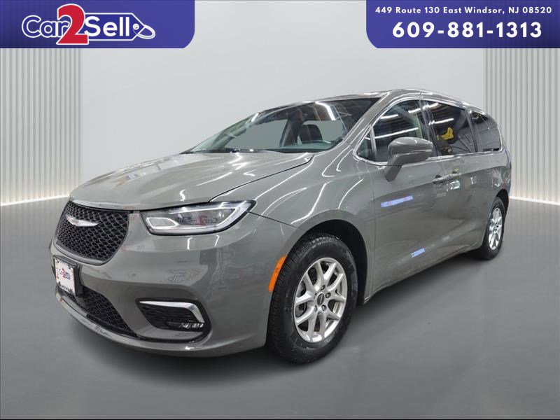2022 Chrysler Pacifica Touring L's photo
