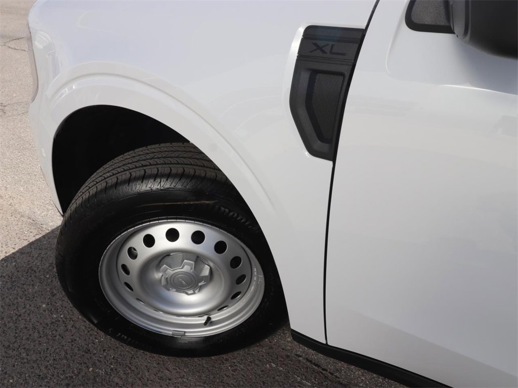 2025 Ford Maverick XL photo 4