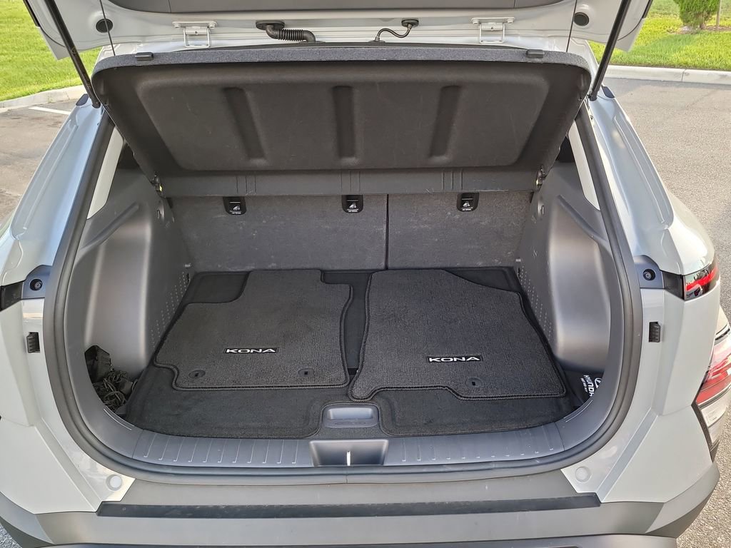 2025 Hyundai Kona SEL photo 5