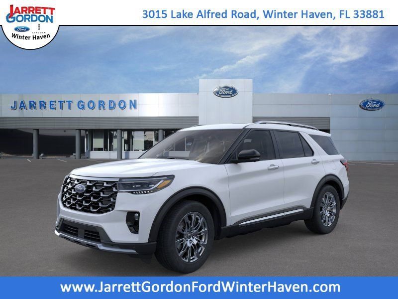 2026 Ford Explorer Platinum's photo