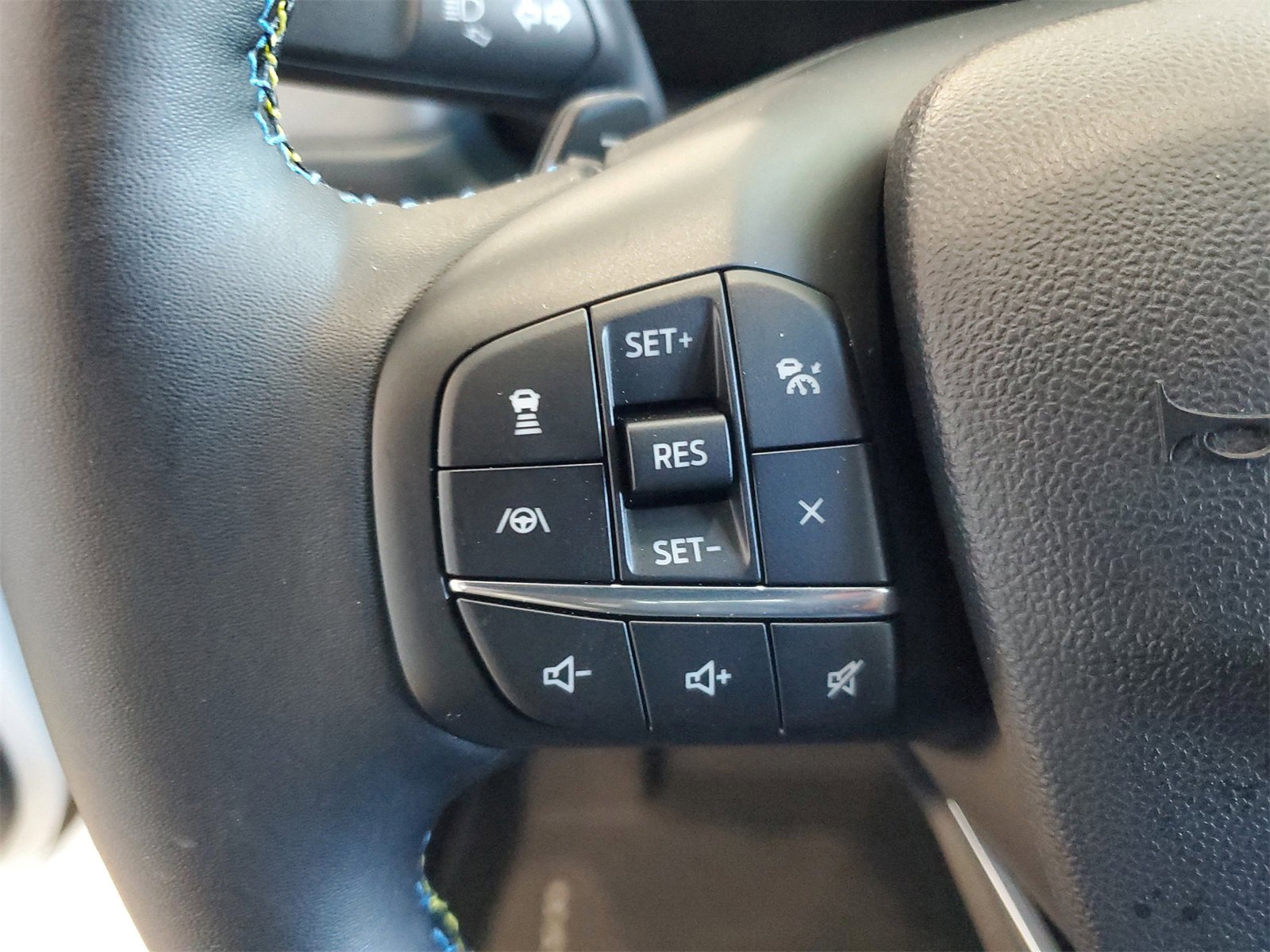 2025 Ford Maverick photo 10