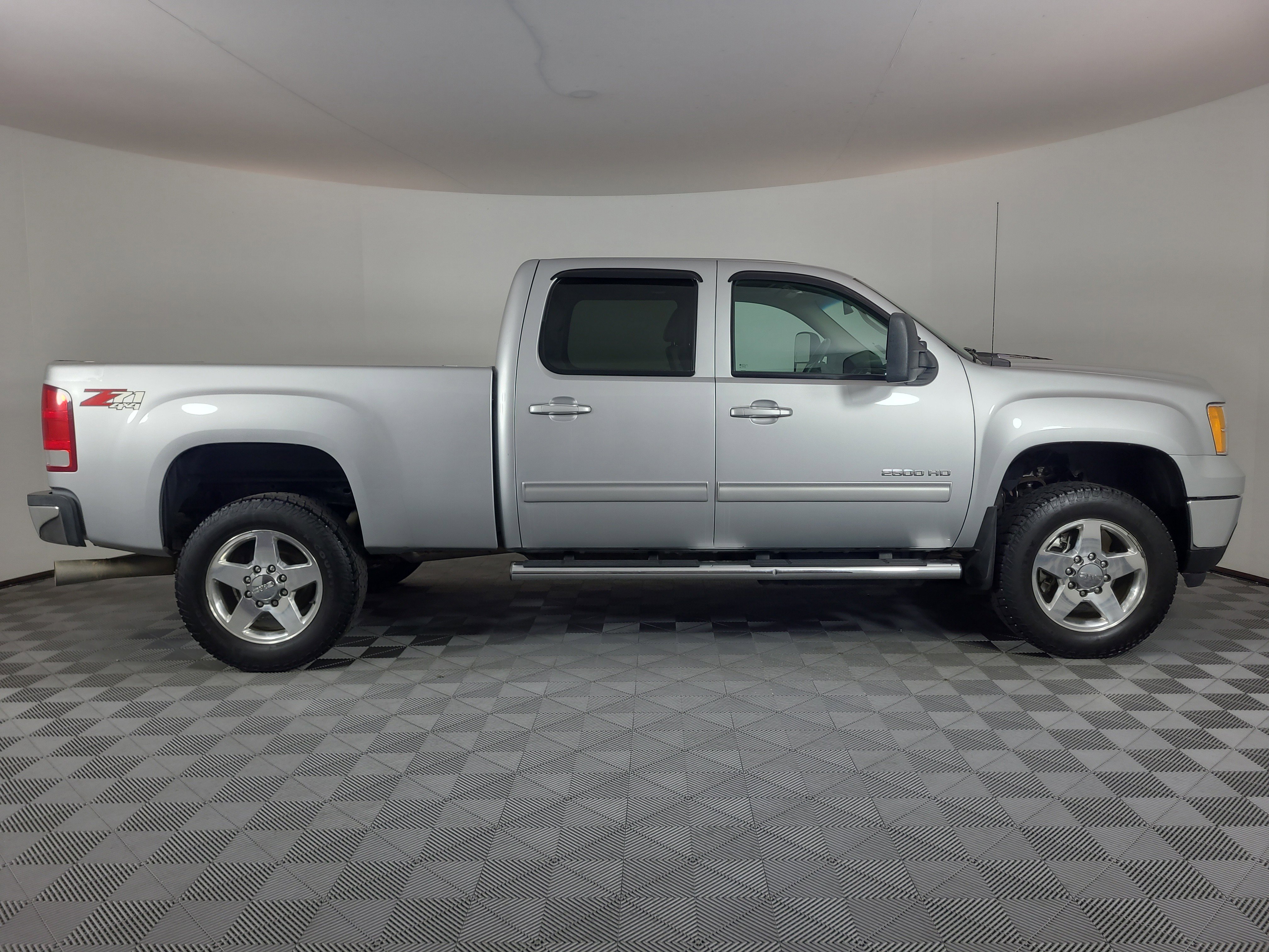 Used 2014 GMC Sierra 2500HD SLT with VIN 1GT121E83EF184969 for sale in Brighton, CO