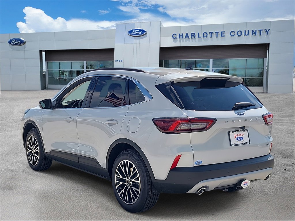 2025 Ford Escape Plug-In Hybrid photo 3