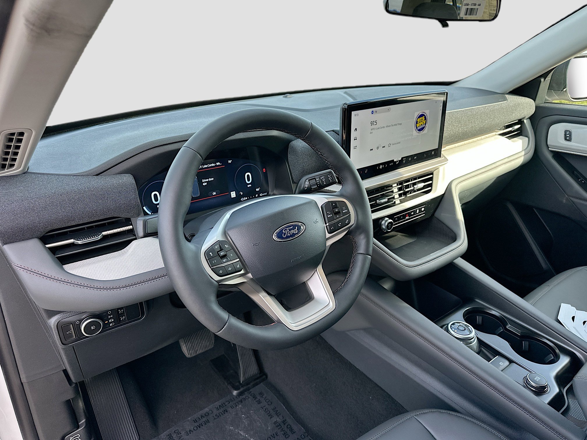 2026 Ford Explorer photo 4