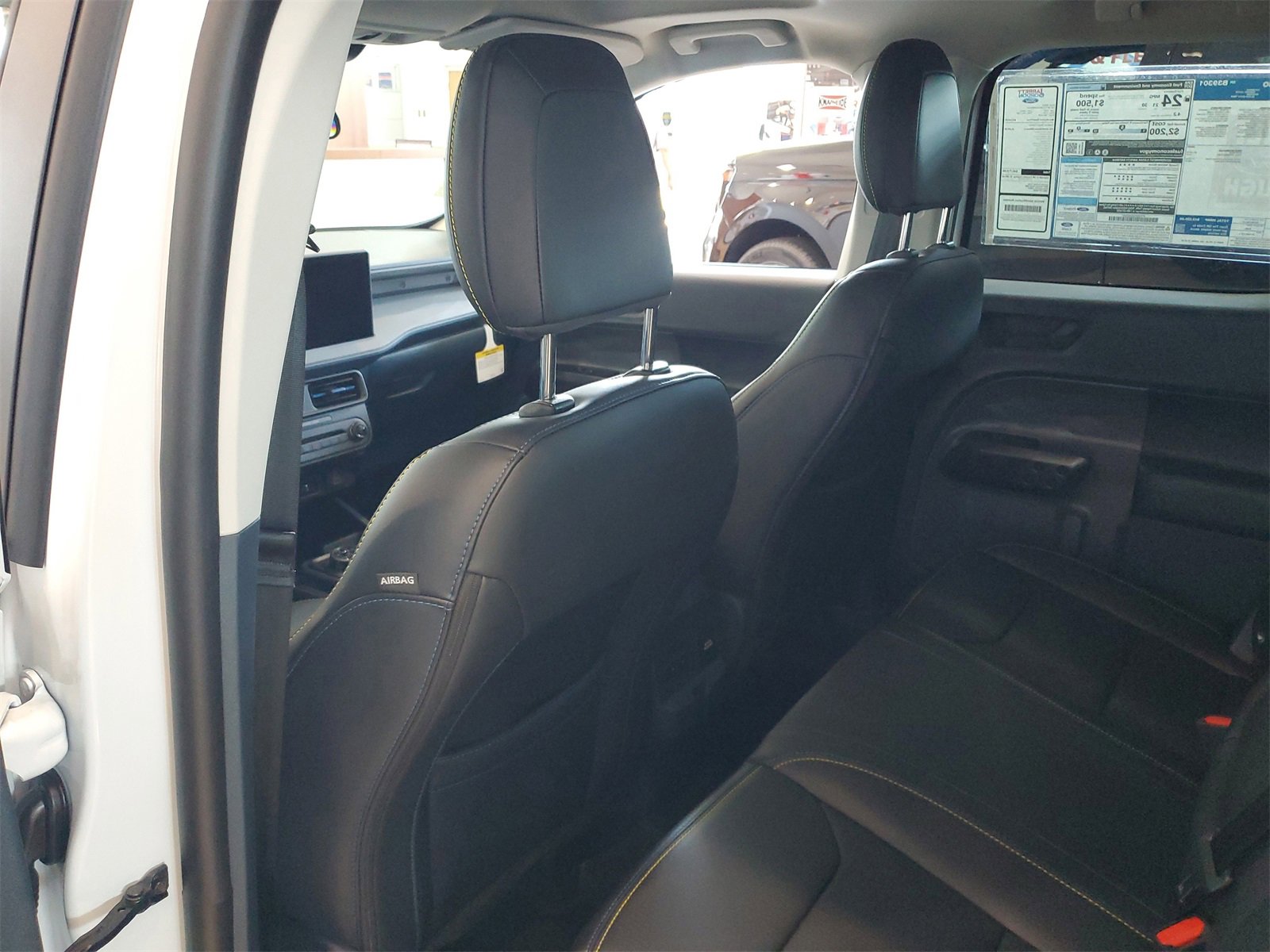 2025 Ford Maverick photo 3