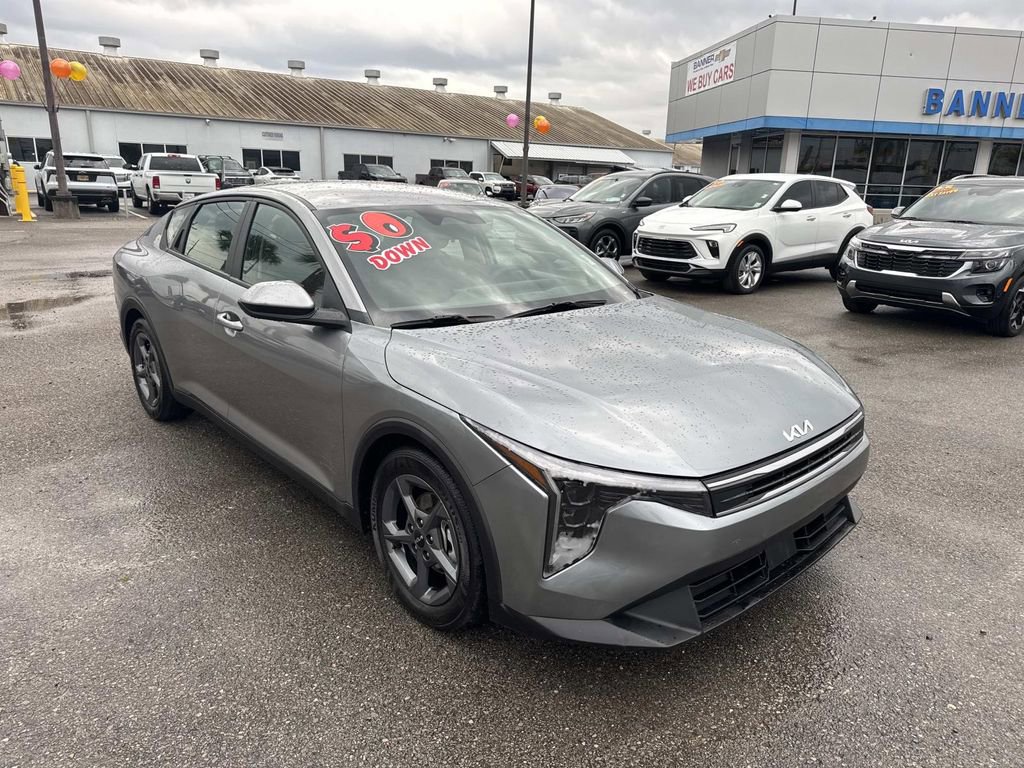 2025 Kia K4 LXS AT's photo