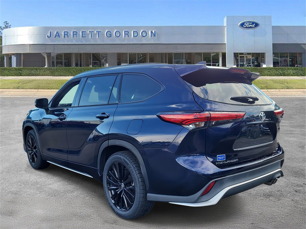 2023 Toyota Highlander L photo 2