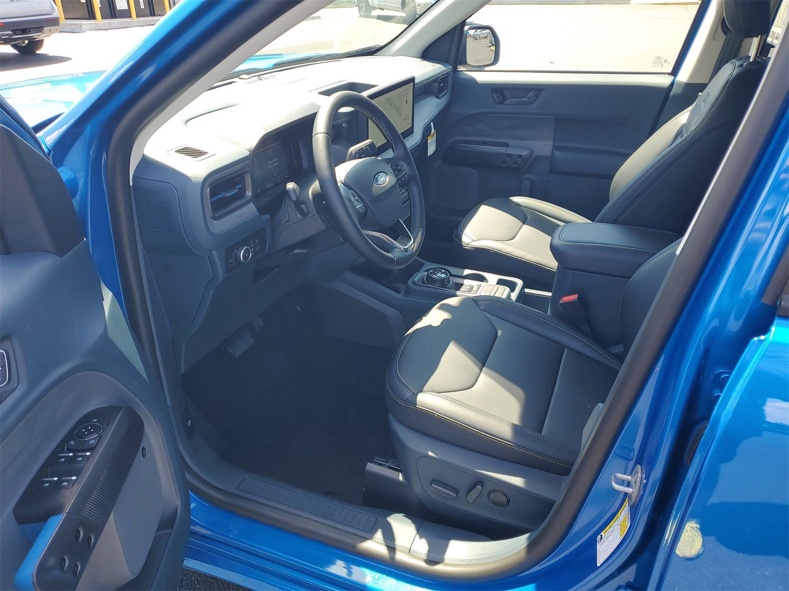 2025 Ford Maverick photo 13