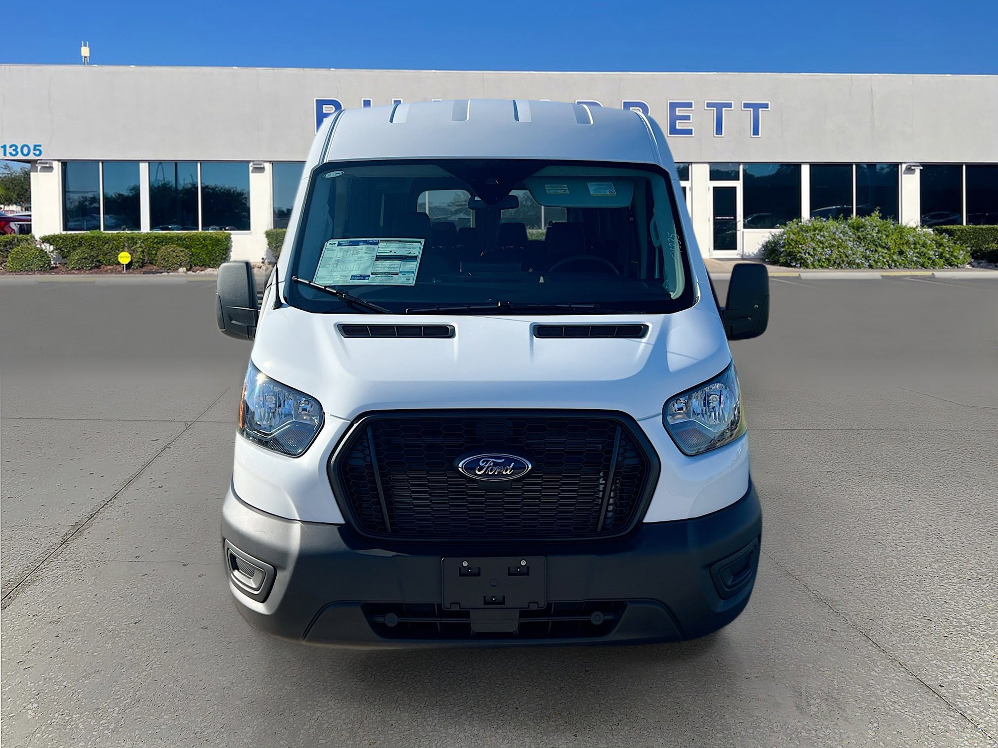 2025 Ford Transit Passenger XL photo 2
