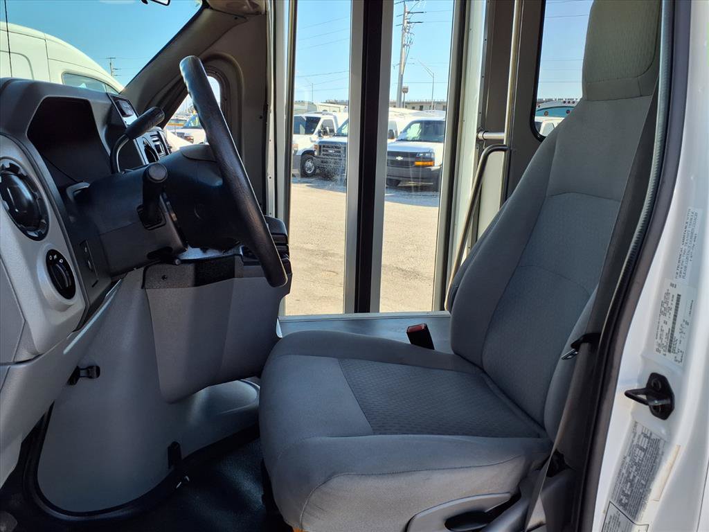 2016 Ford E-Series Cutaway Base - Photo 28
