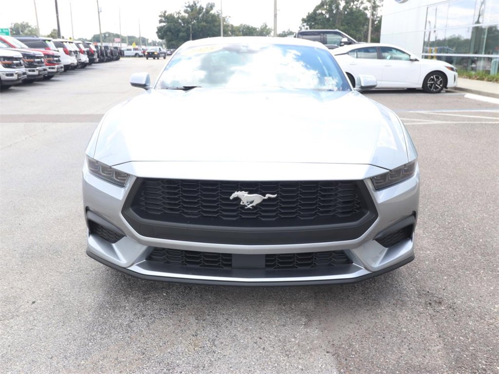 2025 Ford Mustang EcoBoost photo 3