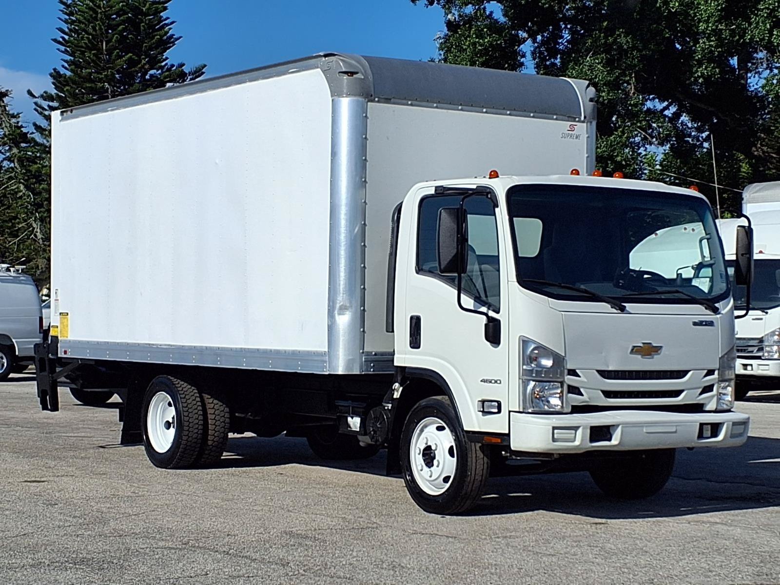 2019 Chevrolet Low Cab Forward 4500 Gas 150" WB Crew Cab's photo