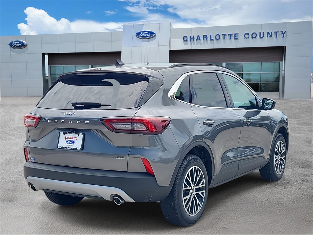 2025 Ford Escape Plug-In Hybrid photo 4