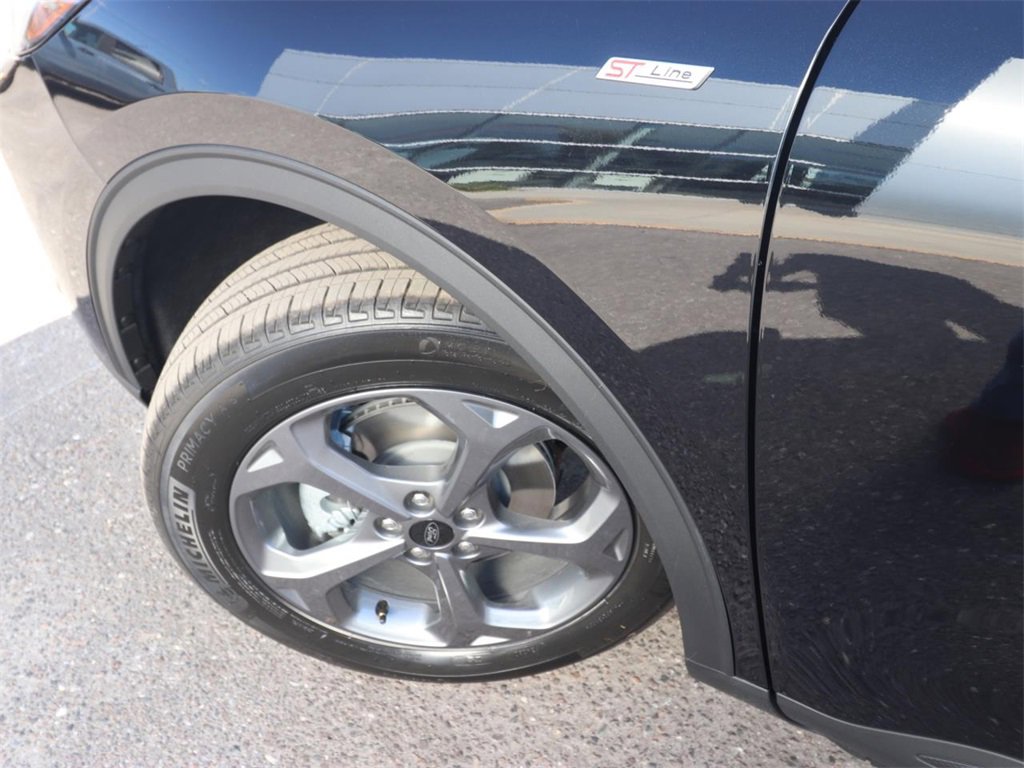 2026 Ford Escape ST-Line photo 3