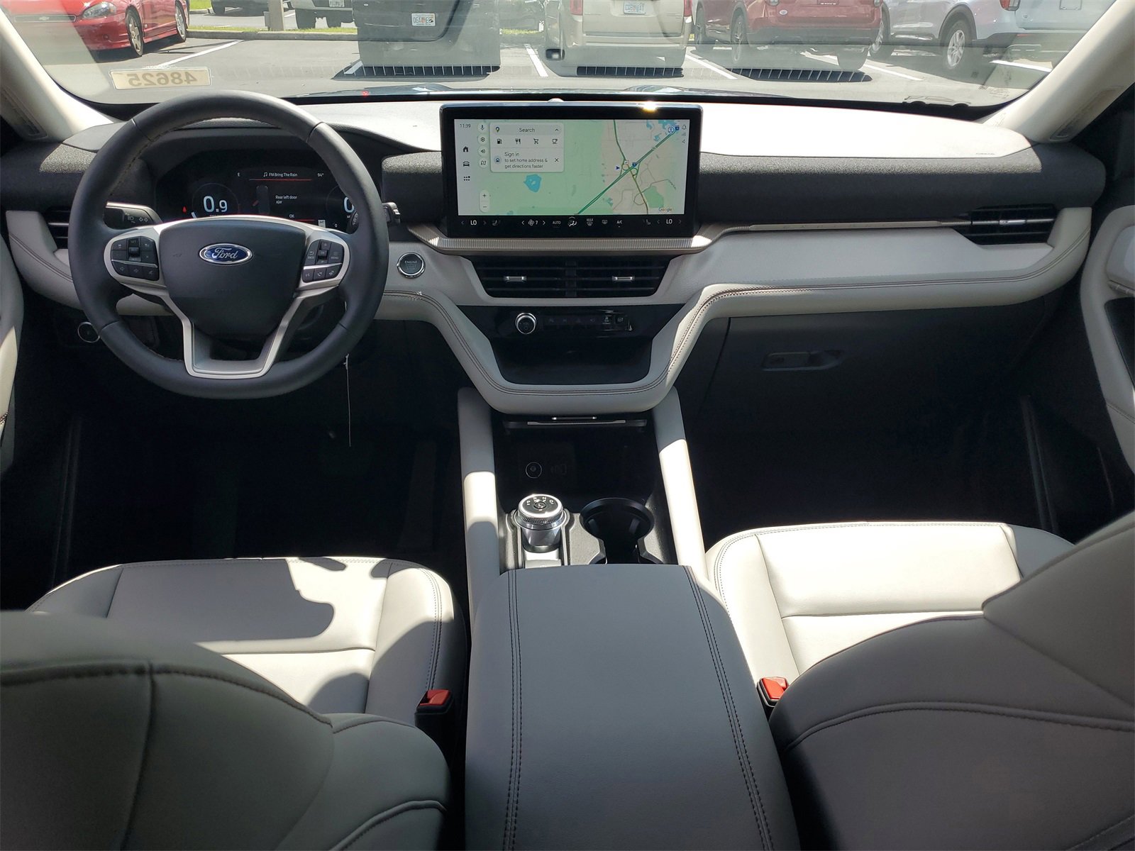2025 Ford Explorer photo 10