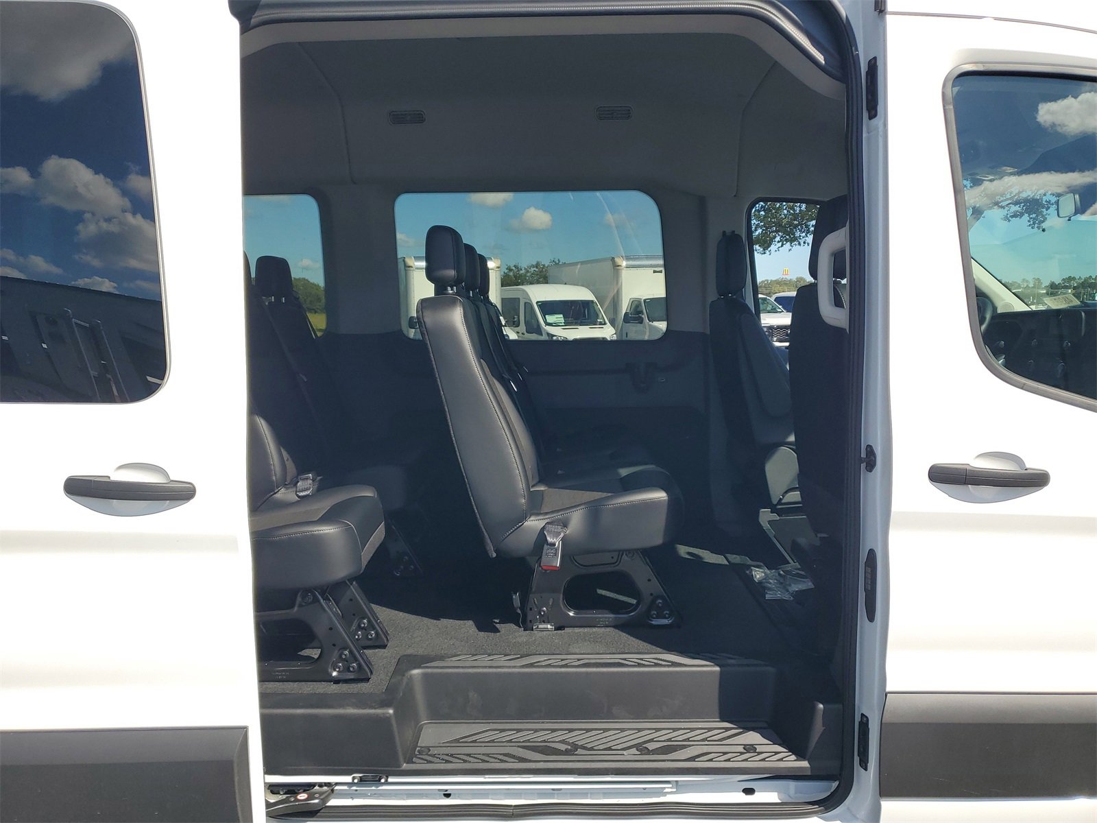 2025 Ford Transit Passenger XL photo 4