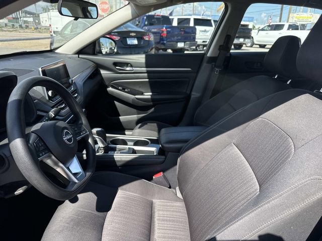 2023 Nissan Altima 2.5 SV photo 13