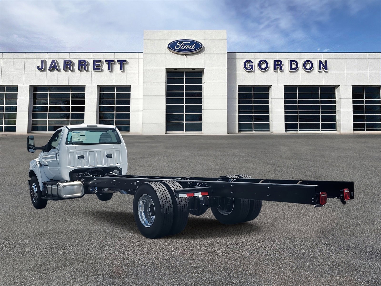2025 Ford F-750 Base photo 3