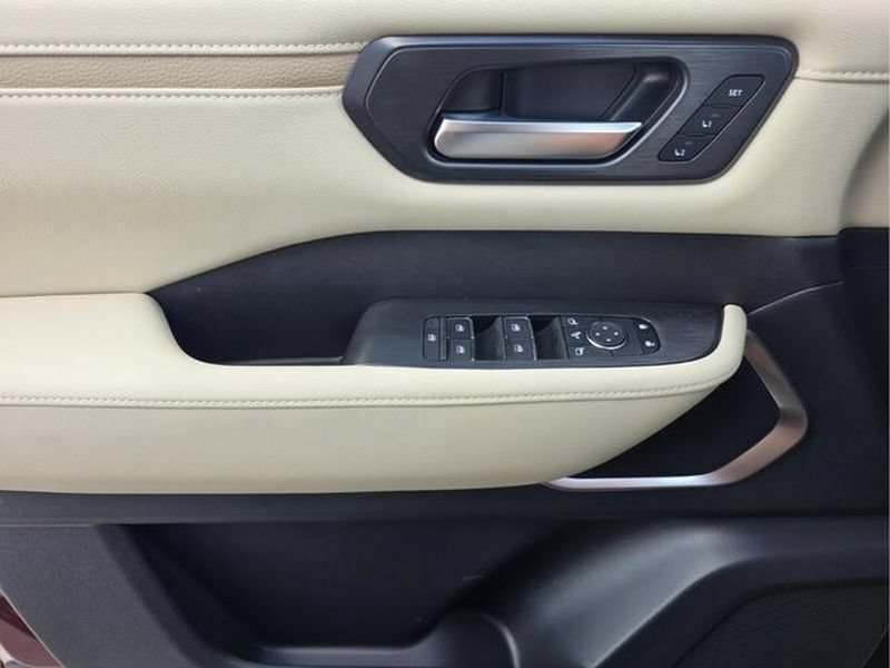 2026 Nissan Armada Platinum - Photo 28