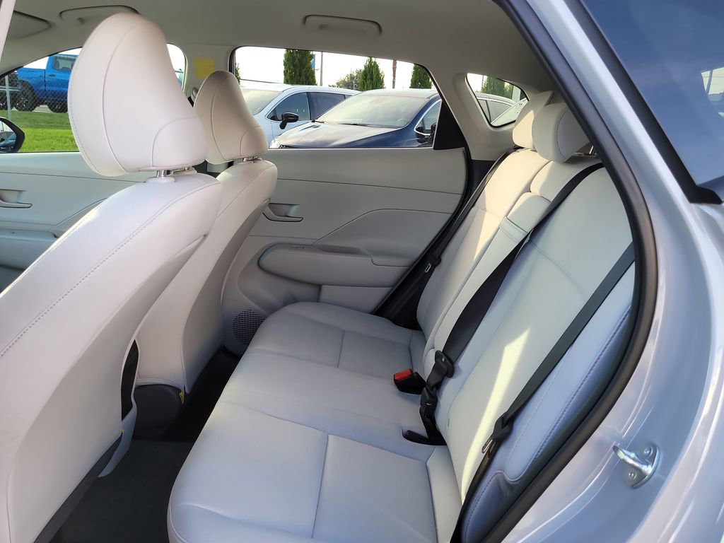 2025 Hyundai Kona SEL photo 8