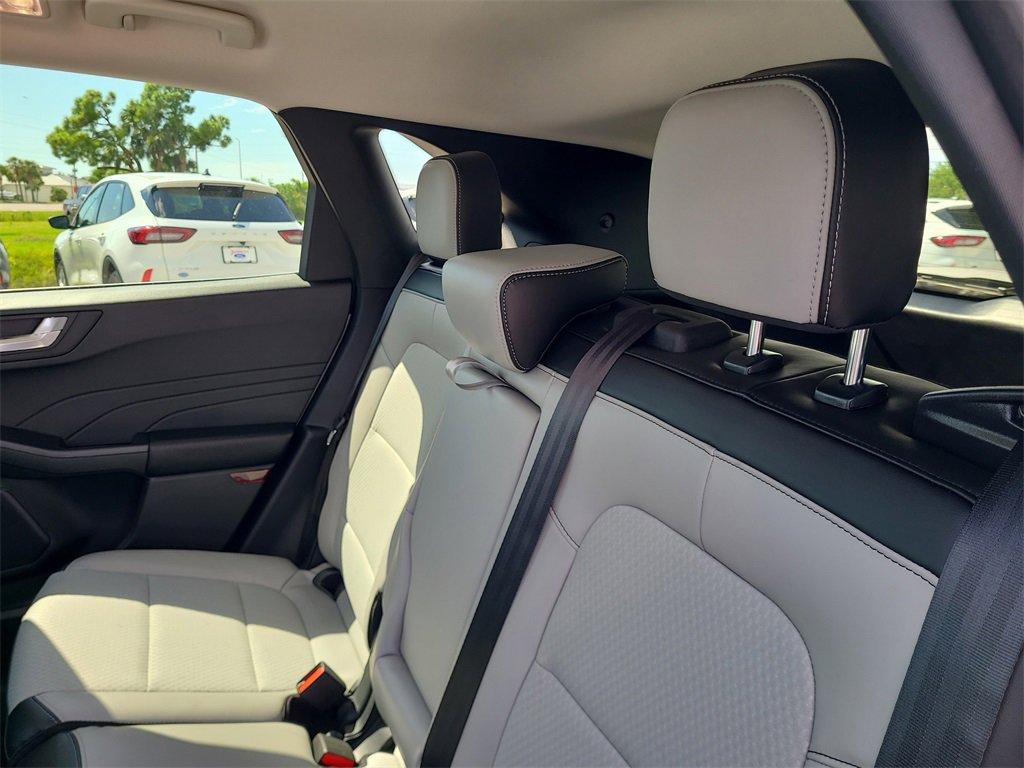 2025 Ford Escape Plug-In Hybrid photo 10