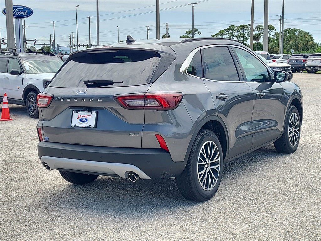 2025 Ford Escape Plug-In Hybrid photo 4