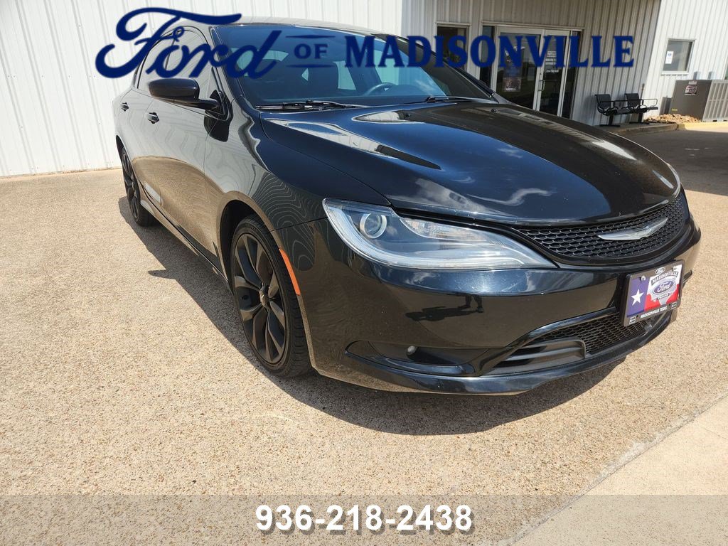 Used 2016 Chrysler 200 S with VIN 1C3CCCDG4GN152362 for sale in Madisonville, TX