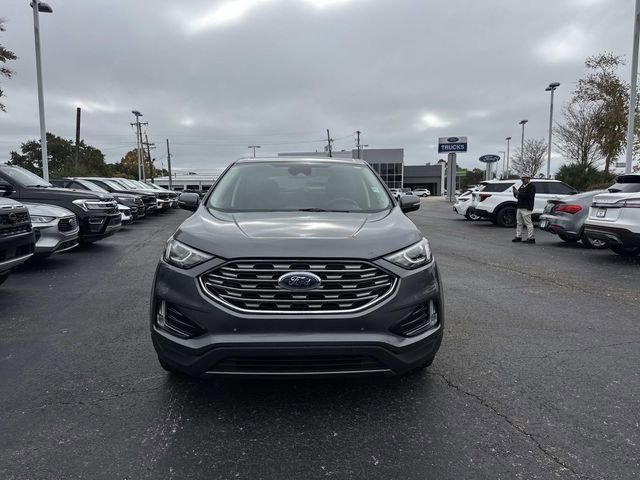 2024 Ford Edge Titanium photo 2