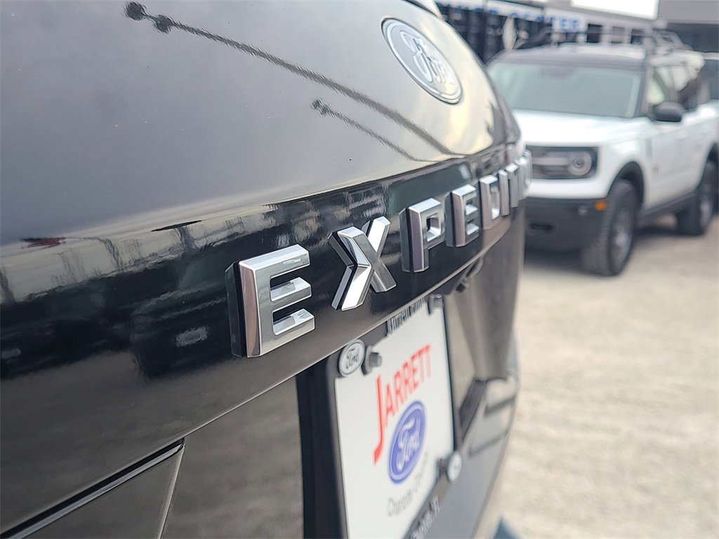 2025 Ford Expedition MAX photo 6