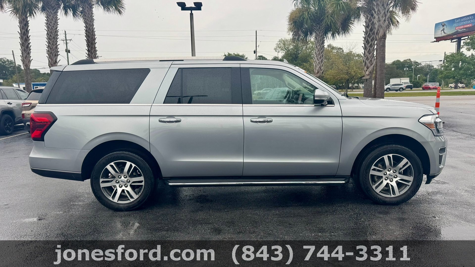 2023 Ford Expedition MAX Limited photo 2