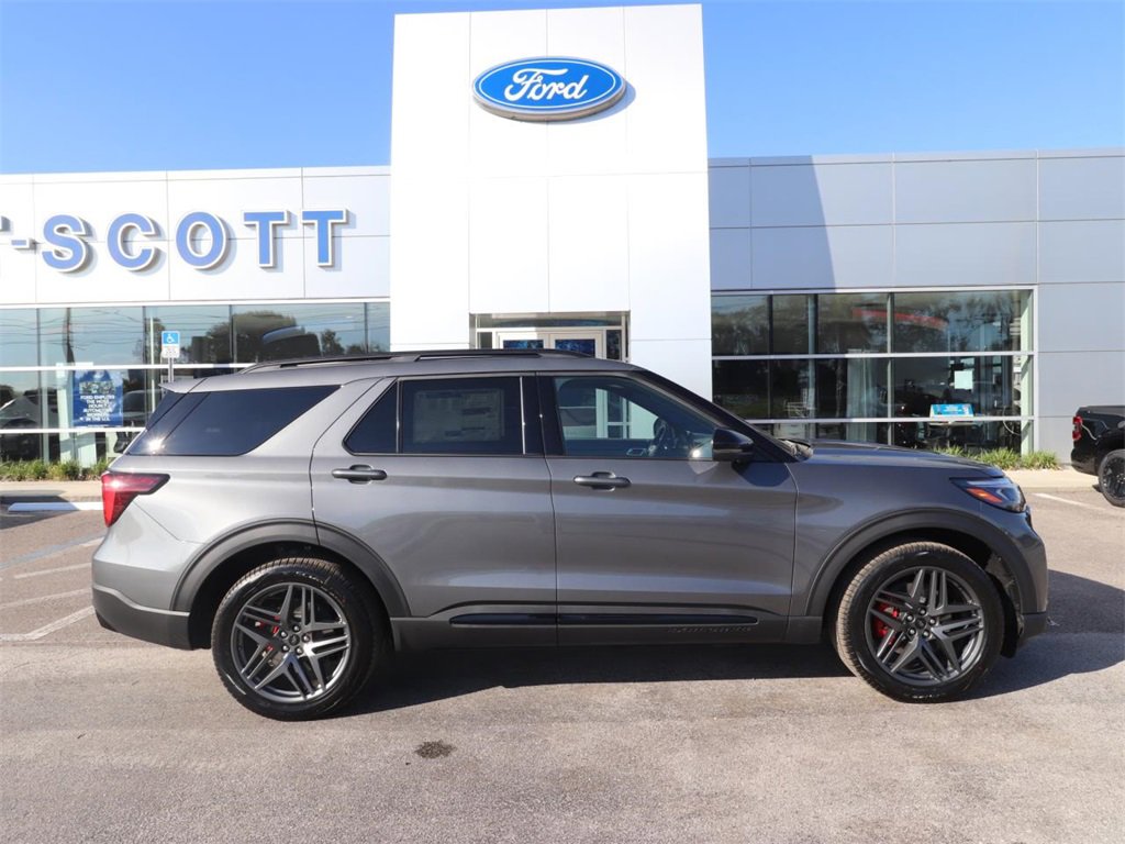 2026 Ford Explorer ST photo 2
