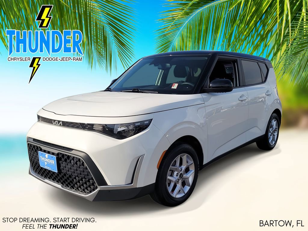 2023 Kia Soul S photo 2