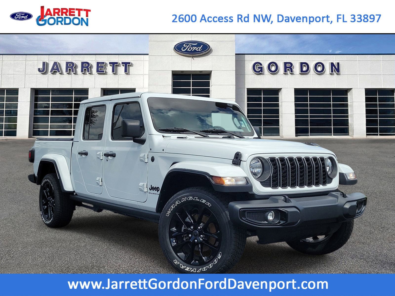 2025 Jeep Gladiator Nighthawk Auto's photo