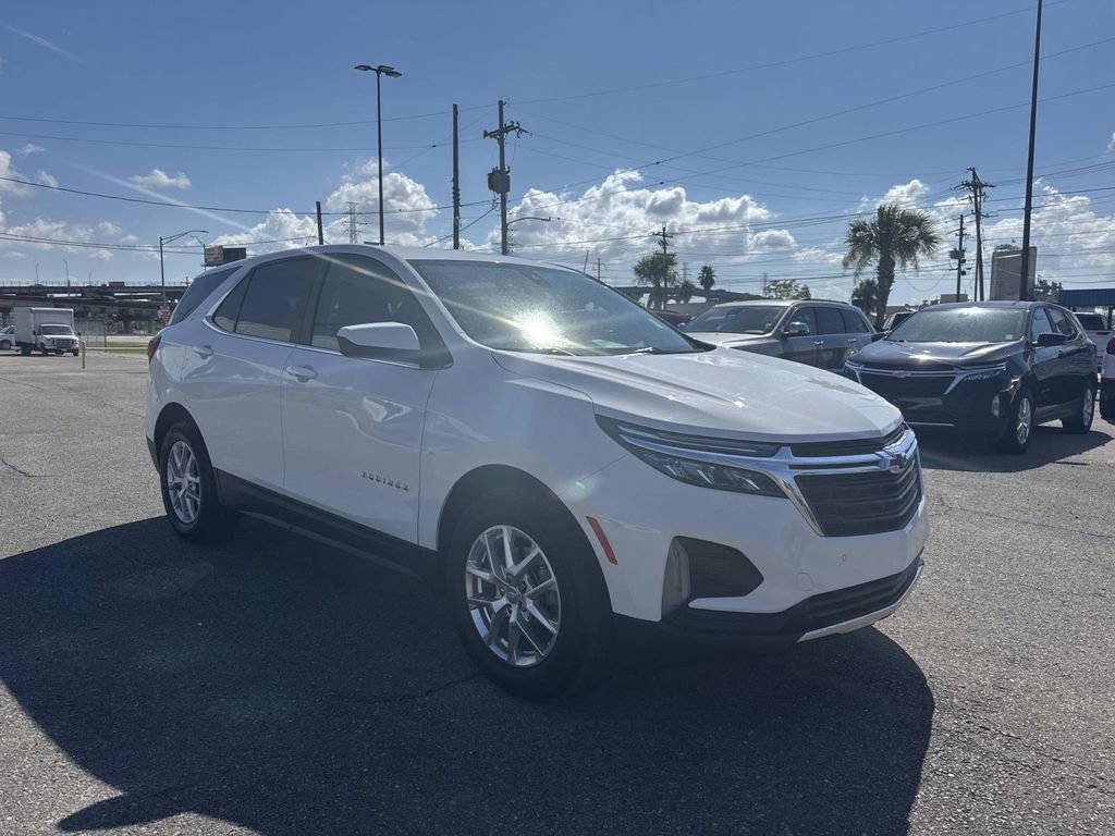 2022 Chevrolet Equinox LT photo 3