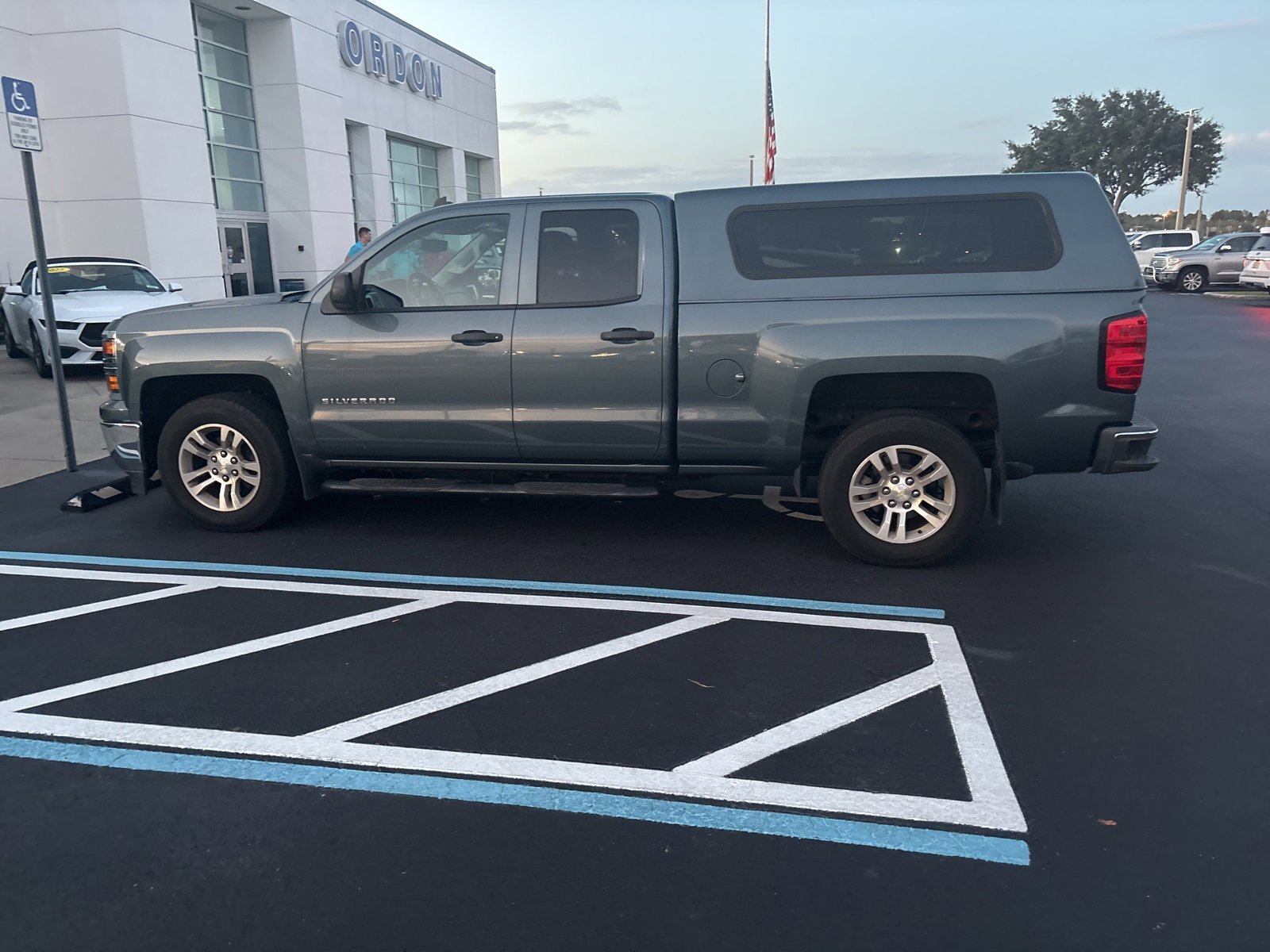 2014 Chevrolet Silverado 1500 LT photo 4