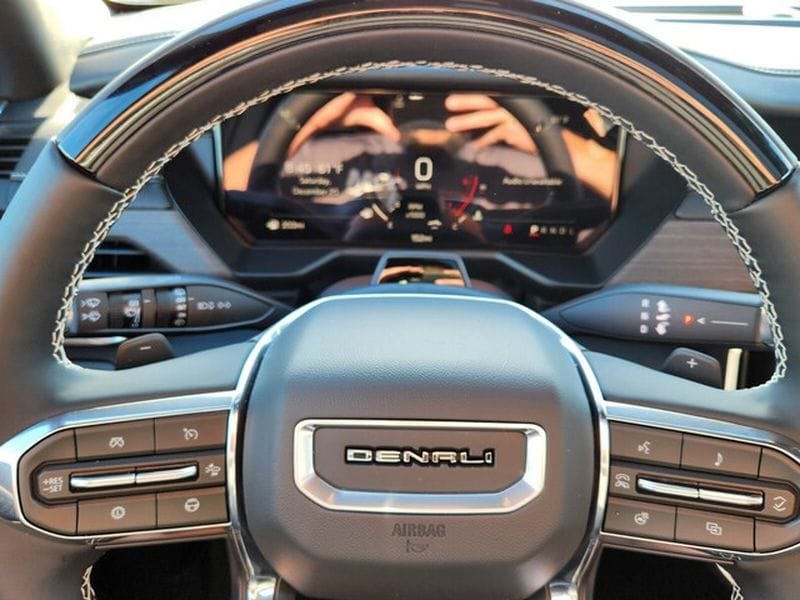 2026 GMC Acadia Denali - Photo 21
