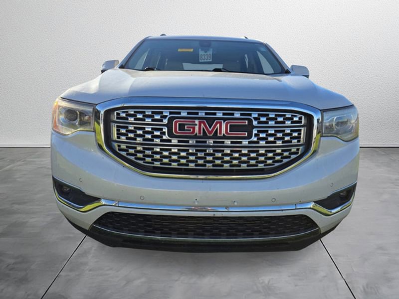 2018 Gmc Acadia Denali photo 2