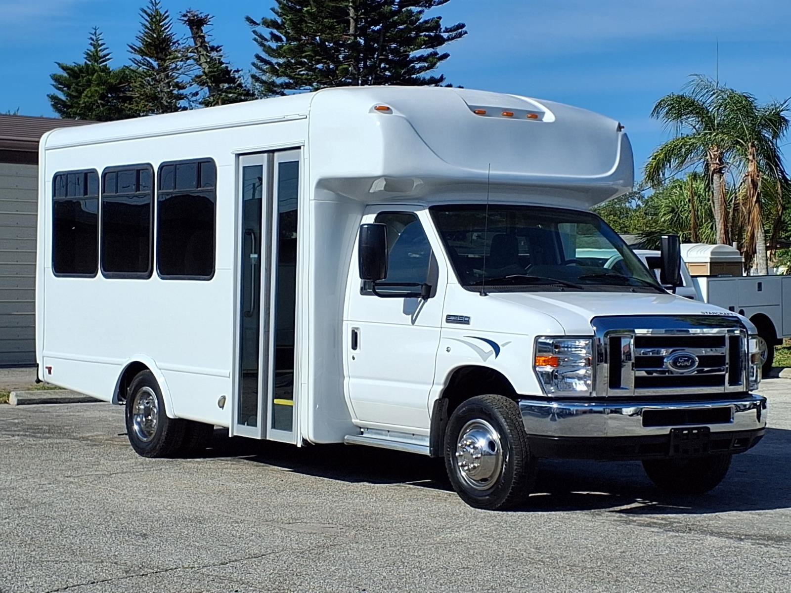 2017 Ford E-Series Cutaway
