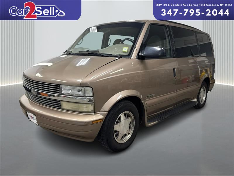 2000 Chevrolet Astro -'s photo