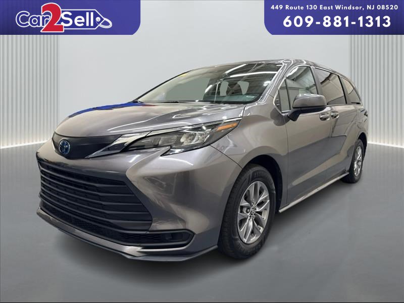 2024 Toyota Sienna LE 8-Passenger Hybrid FWD's photo