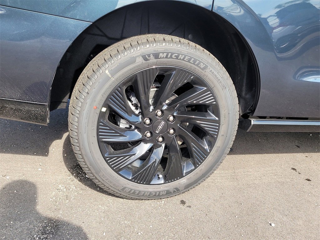 2025 Lincoln Navigator Reserve photo 5