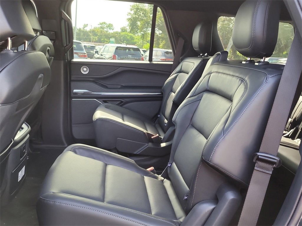 2025 Lincoln Navigator Reserve photo 11
